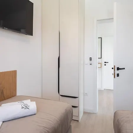 A&d Deluxe Dani With Swimming Pool Apartment *