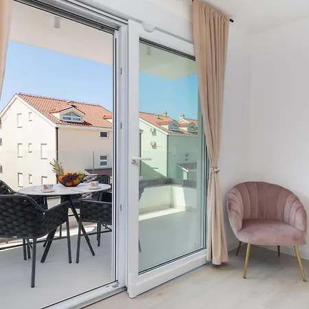 Apartment A&d Deluxe Dani With Swimming Pool