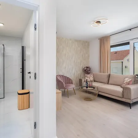 Apartment A&d Deluxe Dani With Swimming Pool Promajna