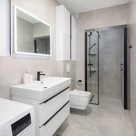 A&d Deluxe Dani With Swimming Pool Apartment Promajna